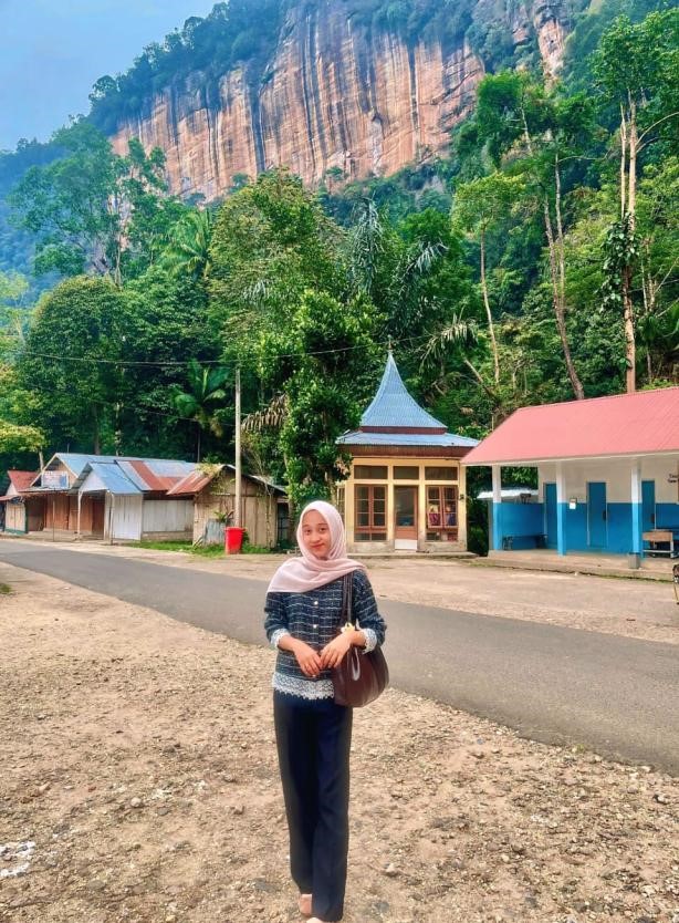 Career Opportunities with English Shinta Rama Yani Lancang Kuning College of Administrative Sciences